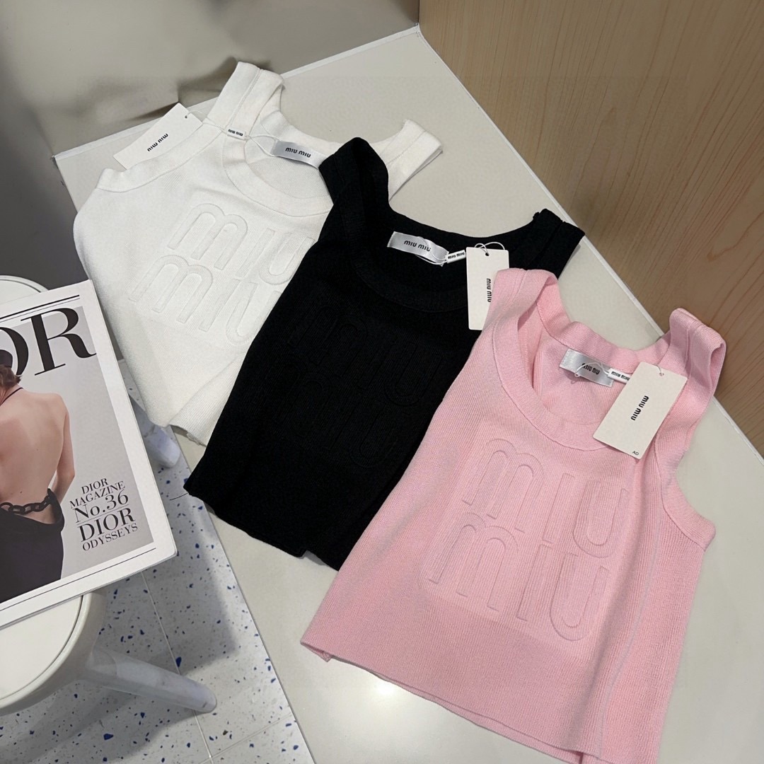 miumiu背心，搭外套单穿超🔥爆均码