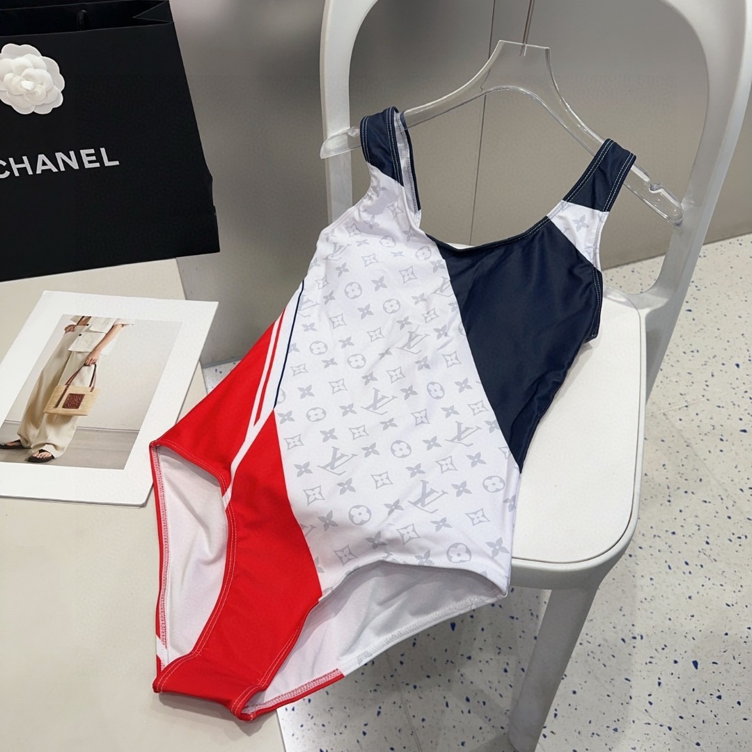 NO:754370,LV swimsuit, a must-have for fashionistas. Super flattering!  SML swimsuit swim trunks bikini, swimsuit, swimming trunks, bikini, louis vuitton, swimsuits, bikinis19860909Lv泳衣,时尚达人必备.超级显身材！SML泳衣泳裤比基尼,泳衣，泳裤，比基尼,louis vuitton,swimsuits,bikinis,accessory