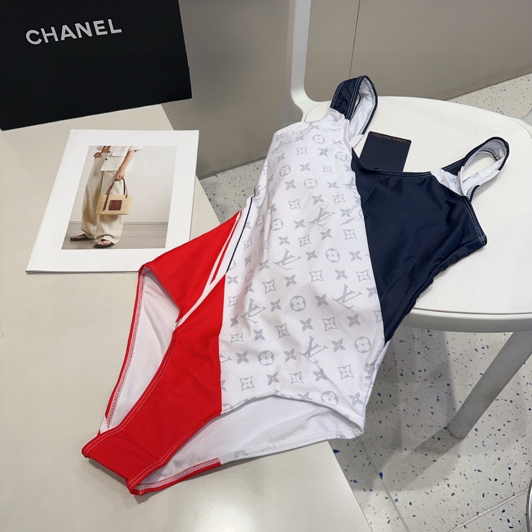 Lv泳衣，时尚达人必备。超级显身材！SML