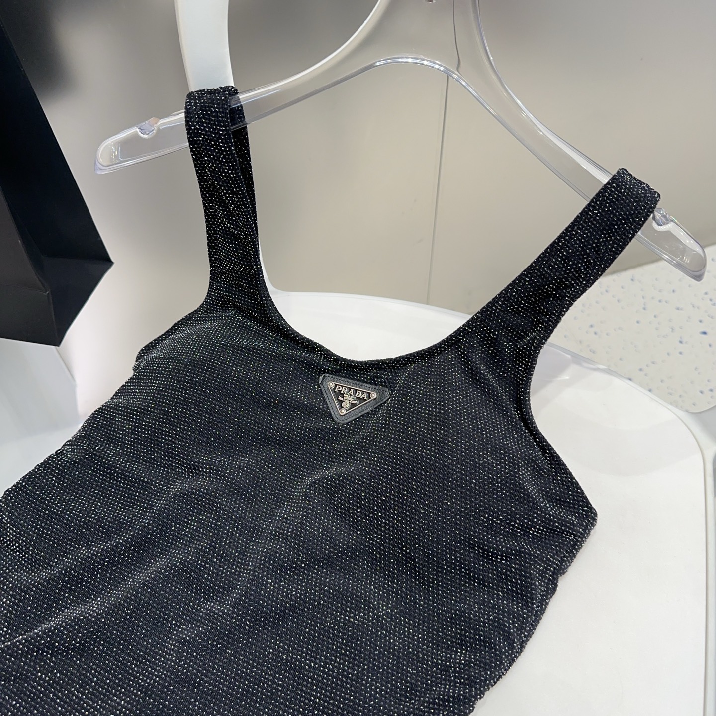 普拉达新款泳衣，时尚潮人必备！实物超级好看！海边度假拍照超级好！SML