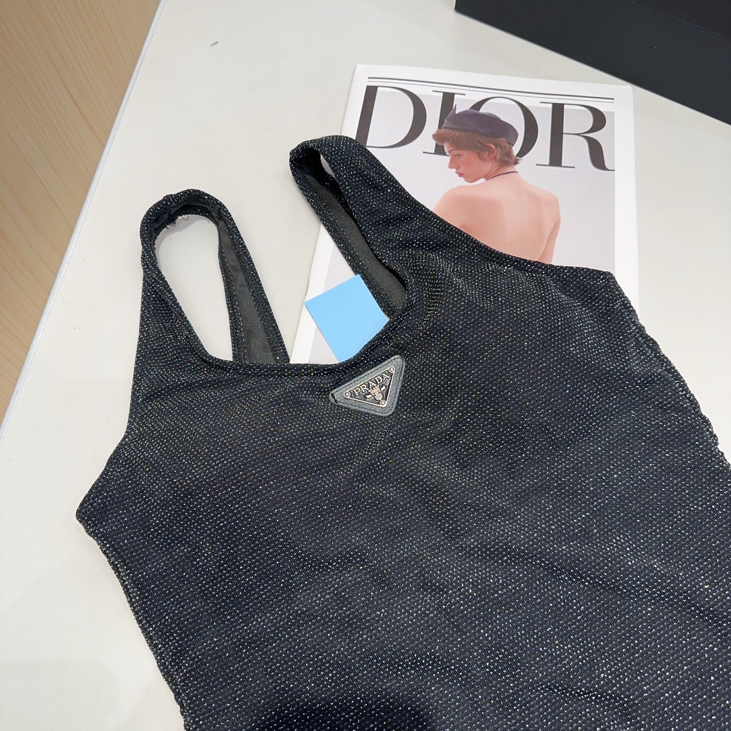 普拉达新款泳衣，时尚潮人必备！实物超级好看！海边度假拍照超级好！SML