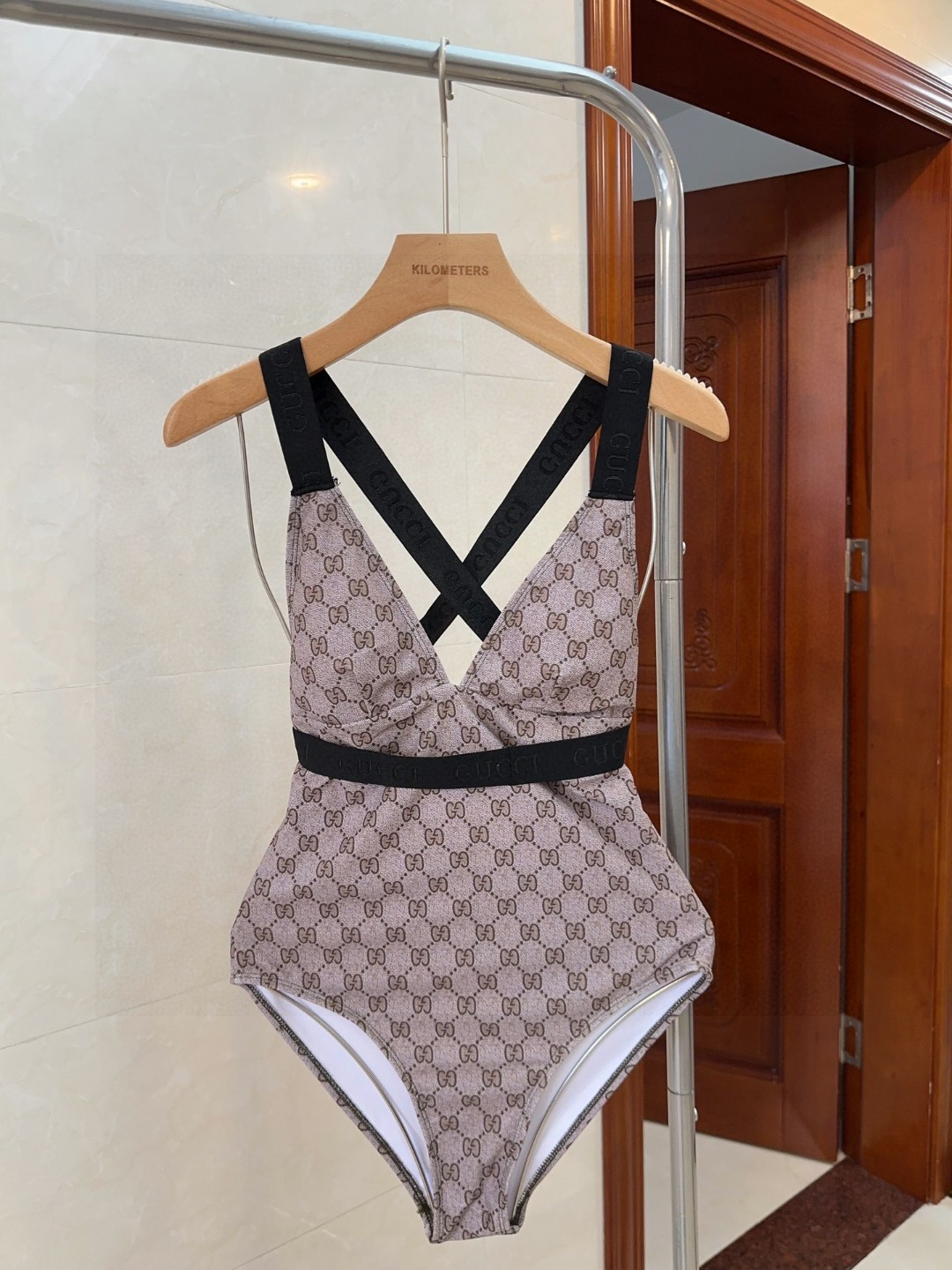 NO:754386,Gucci swimsuit, the upper body is slim and beautiful!  Wear very fashionable SML swimsuits, swim trunks, bikinis, swimsuits, swimming trunks, bikinis, swimsuits, bikinis19860909古奇泳衣,上身显瘦而且好看！穿着很洋气SML泳衣泳裤比基尼,泳衣，泳裤，比基尼,swimsuits,bikinis,accessory