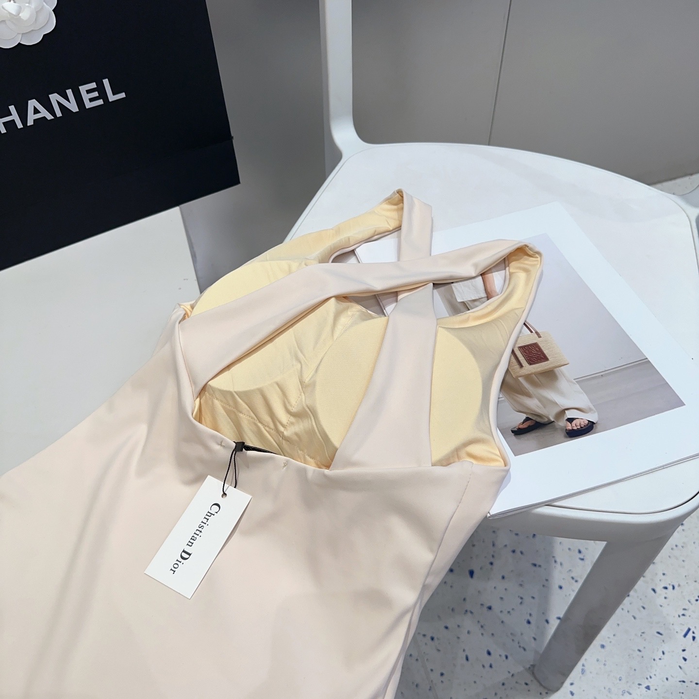 迪奥泳衣，实物实在太美了！拍不出来它的美😍谁穿谁美！很值得入手✋ SML