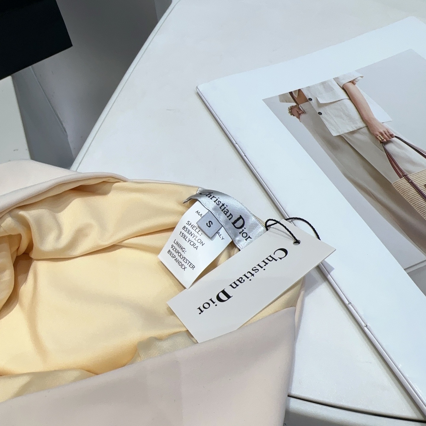 迪奥泳衣，实物实在太美了！拍不出来它的美😍谁穿谁美！很值得入手✋ SML