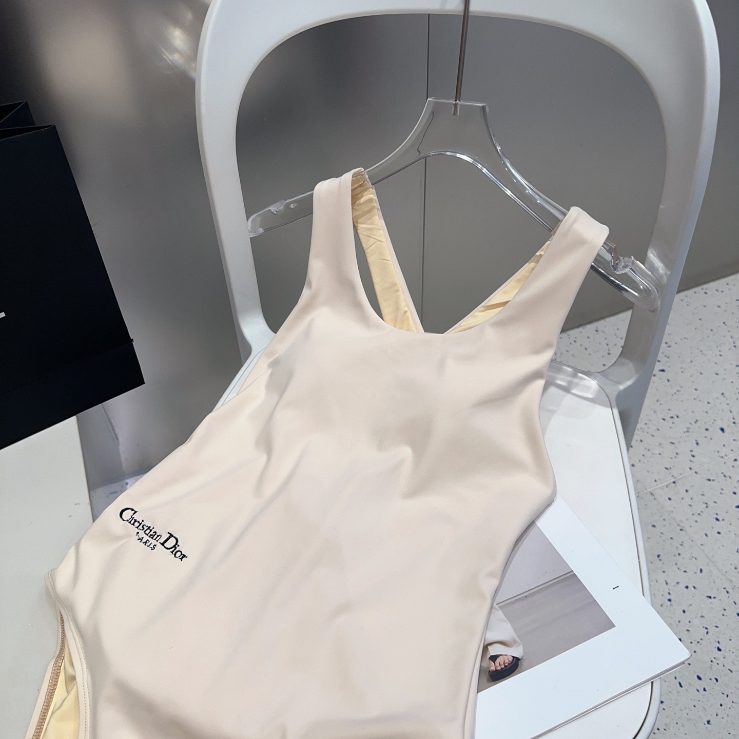 迪奥泳衣，实物实在太美了！拍不出来它的美😍谁穿谁美！很值得入手✋ SML