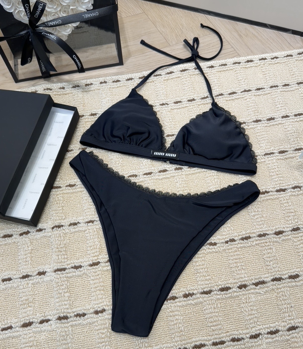 Miumiu泳衣，实物实在太美了！拍不出来它的美😍谁穿谁美！很值得入手✋ SML