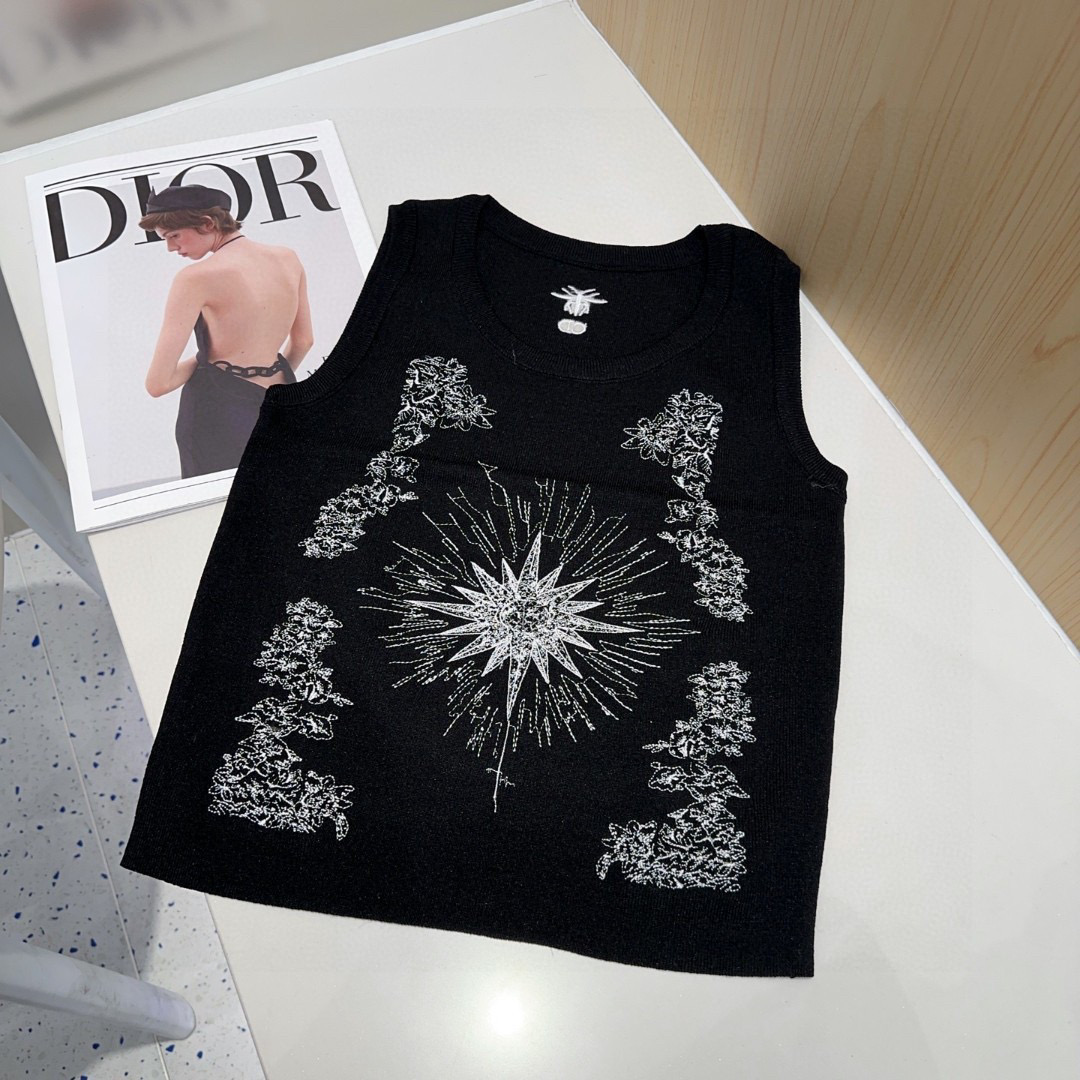 迪奥小背心，搭外套单穿超🔥爆均码