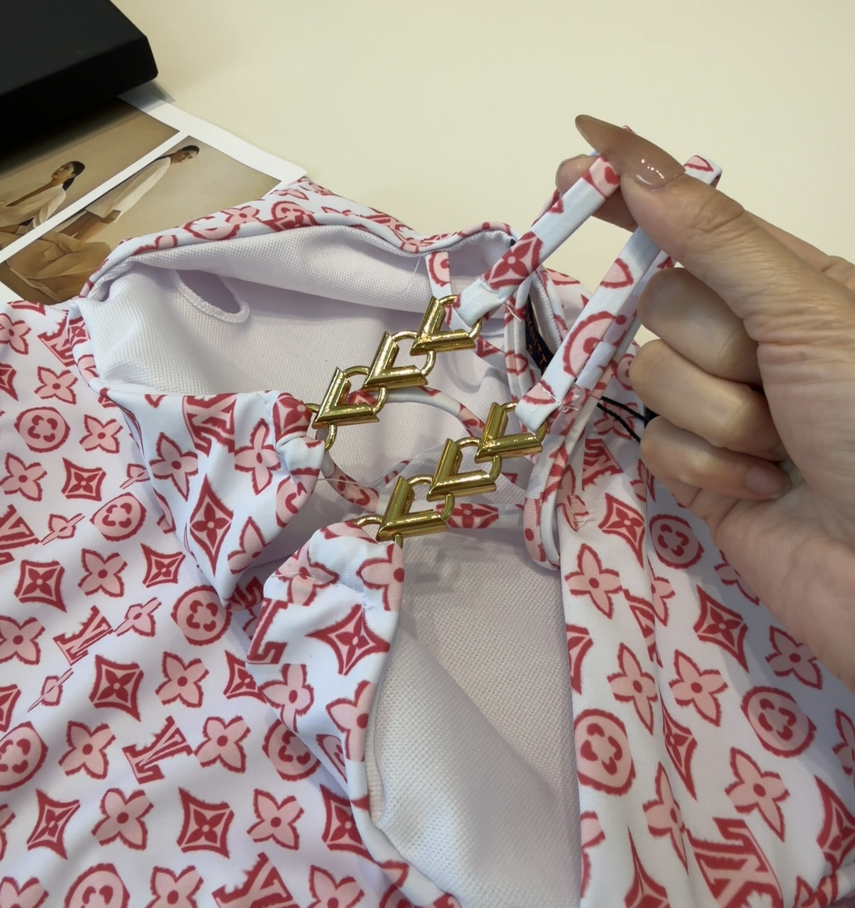 Miumiu泳衣，实物实在太美了！拍不出来它的美😍谁穿谁美！很值得入手✋ SML