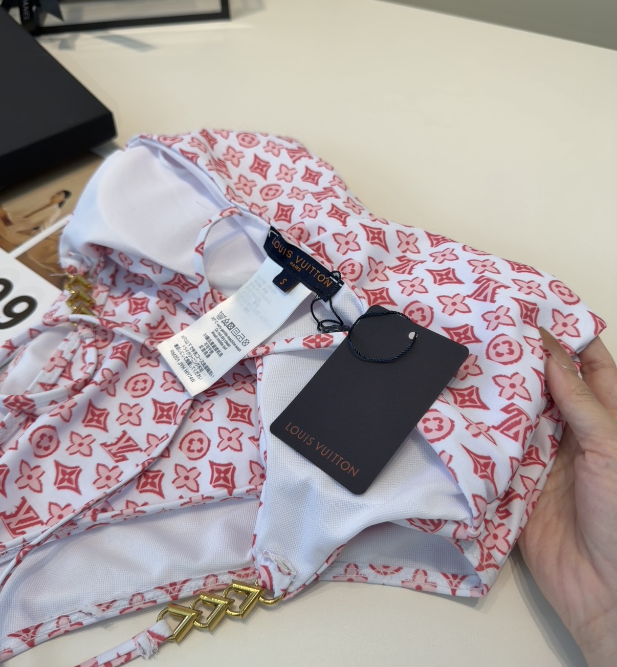 Miumiu泳衣，实物实在太美了！拍不出来它的美😍谁穿谁美！很值得入手✋ SML