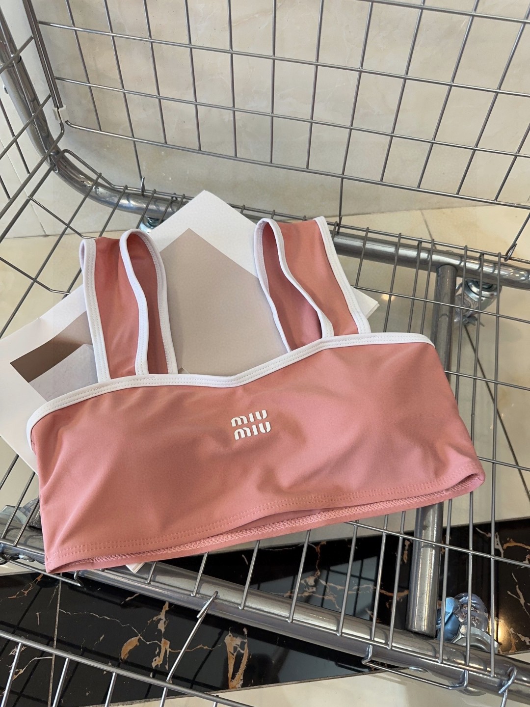 miumiu泳衣，实物实在太美了！拍不出来它的美😍谁穿谁美！很值得入手✋ SML