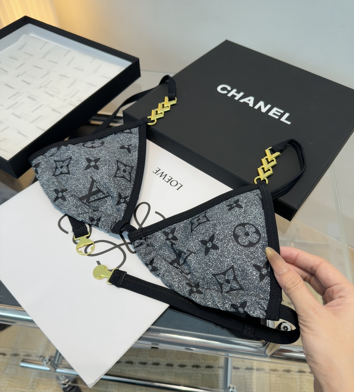 Lv泳衣，实物实在太美了！拍不出来它的美😍谁穿谁美！很值得入手✋ SML