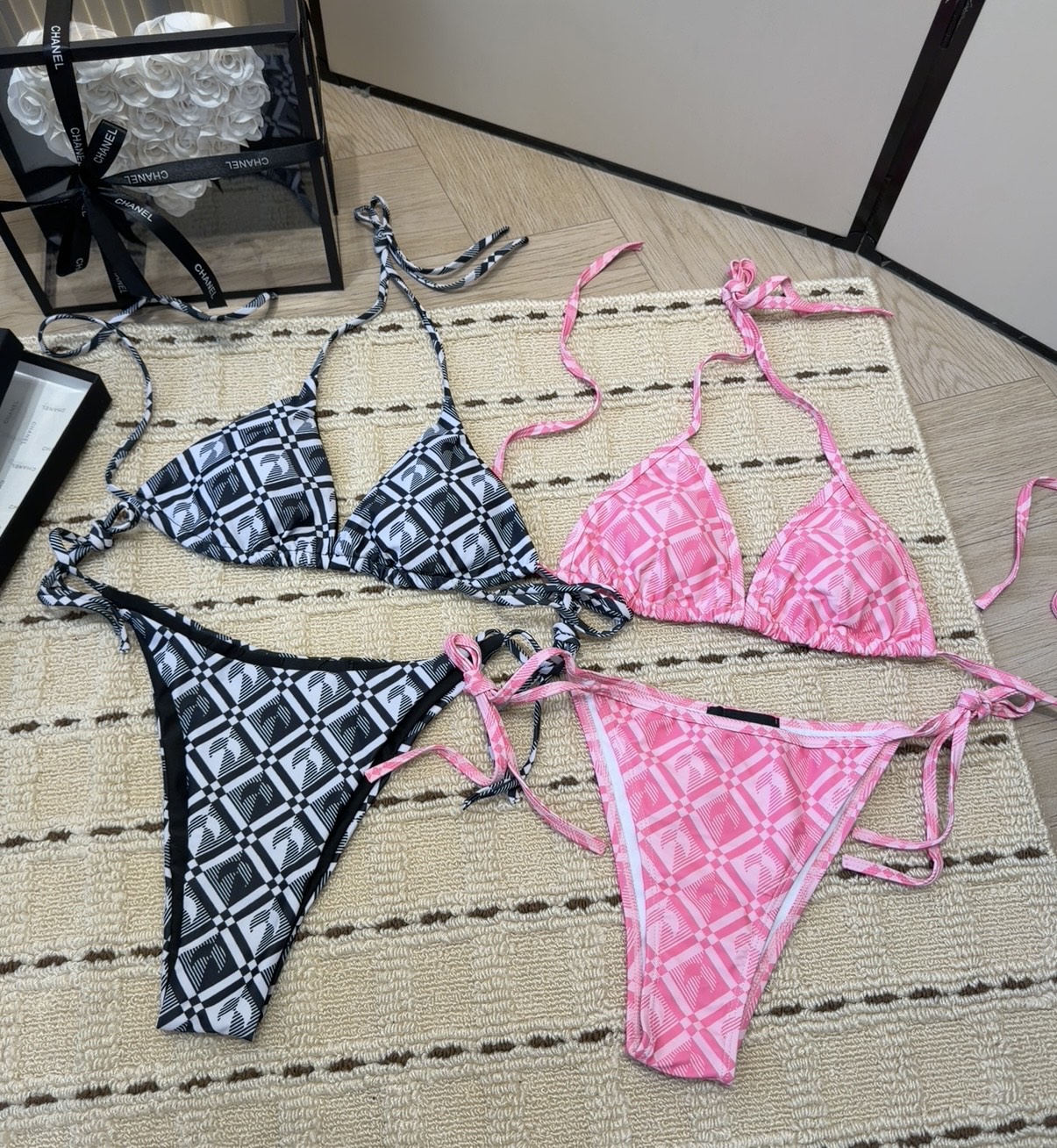 潮牌泳衣，实物实在太美了！拍不出来它的美😍谁穿谁美！很值得入手✋ SML