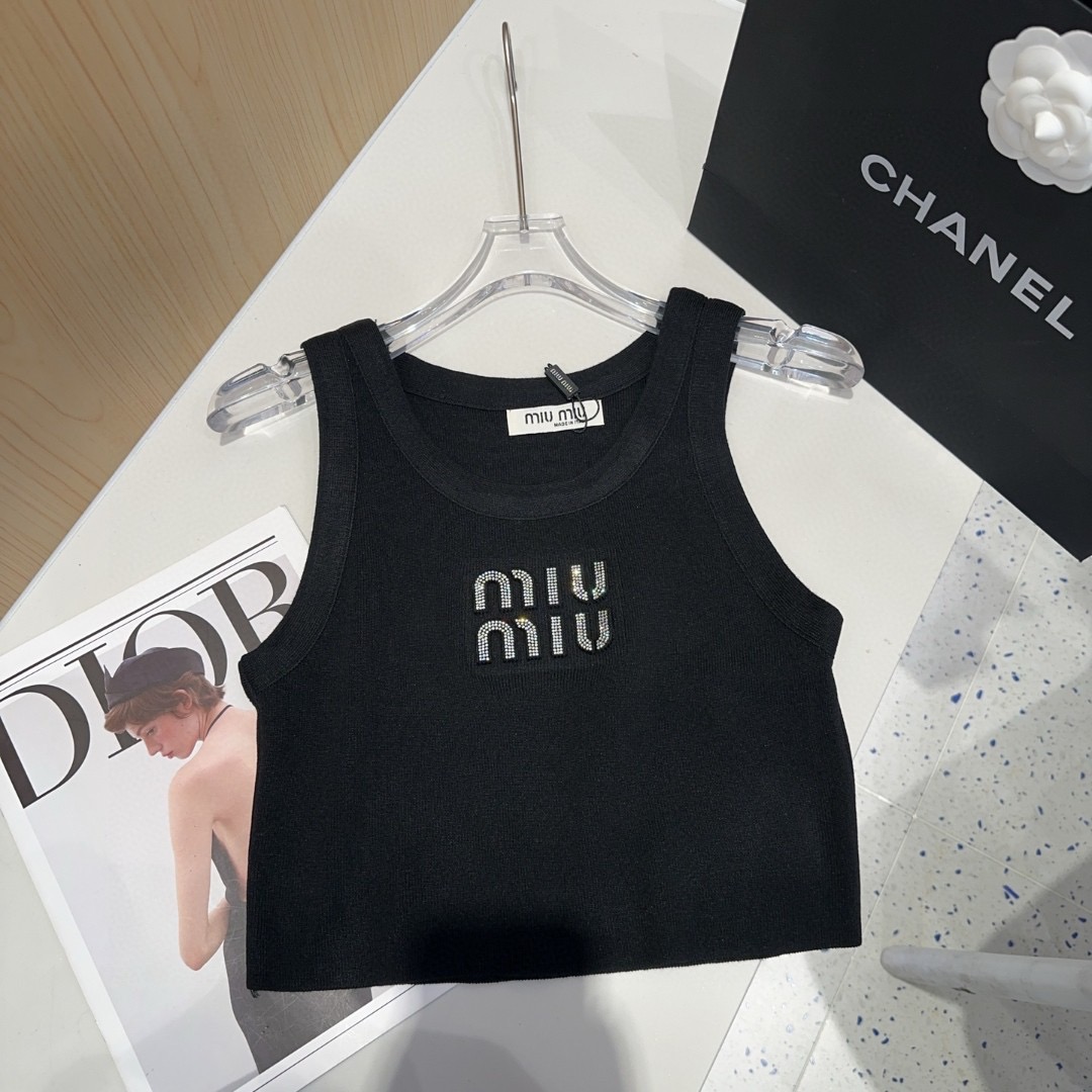 miumiu背心，搭外套单穿超🔥爆均码