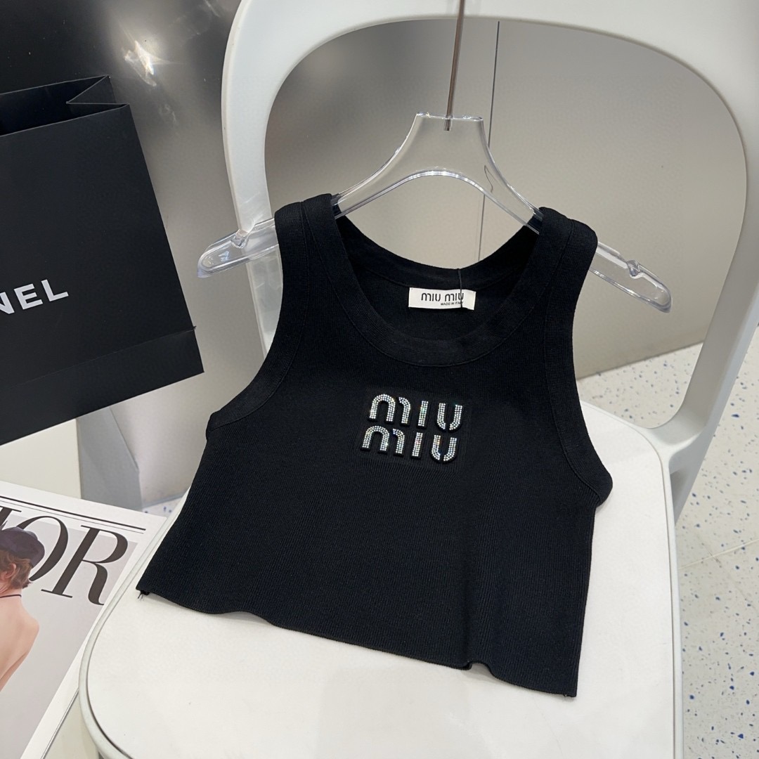 miumiu背心，搭外套单穿超🔥爆均码