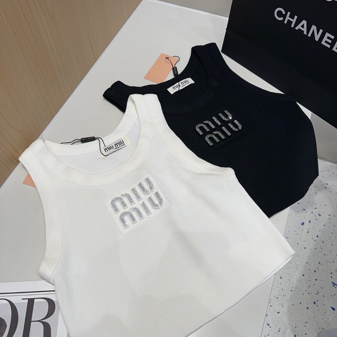 miumiu背心，搭外套单穿超🔥爆均码