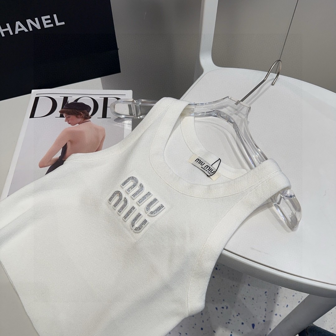 miumiu背心，搭外套单穿超🔥爆均码