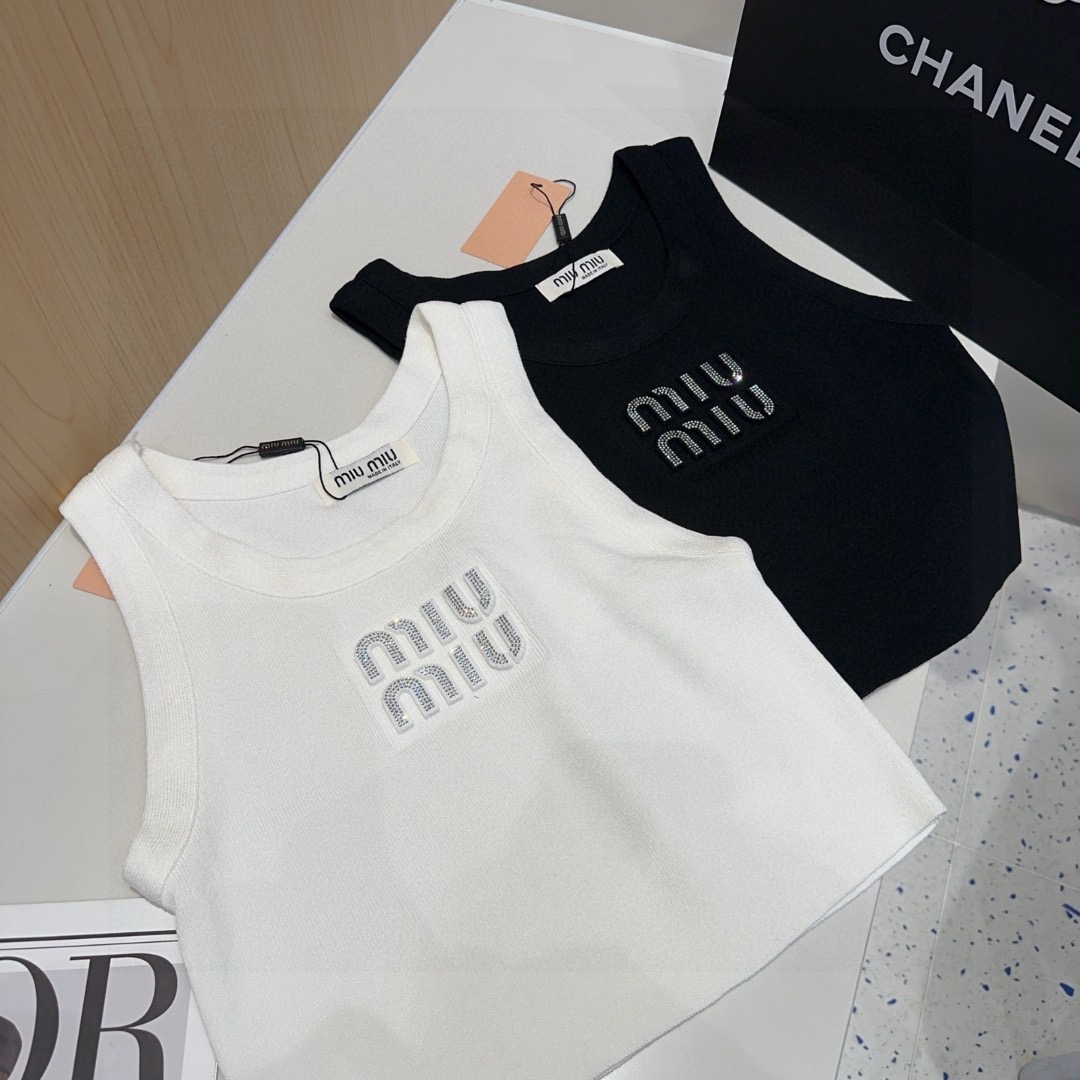 miumiu背心，搭外套单穿超🔥爆均码