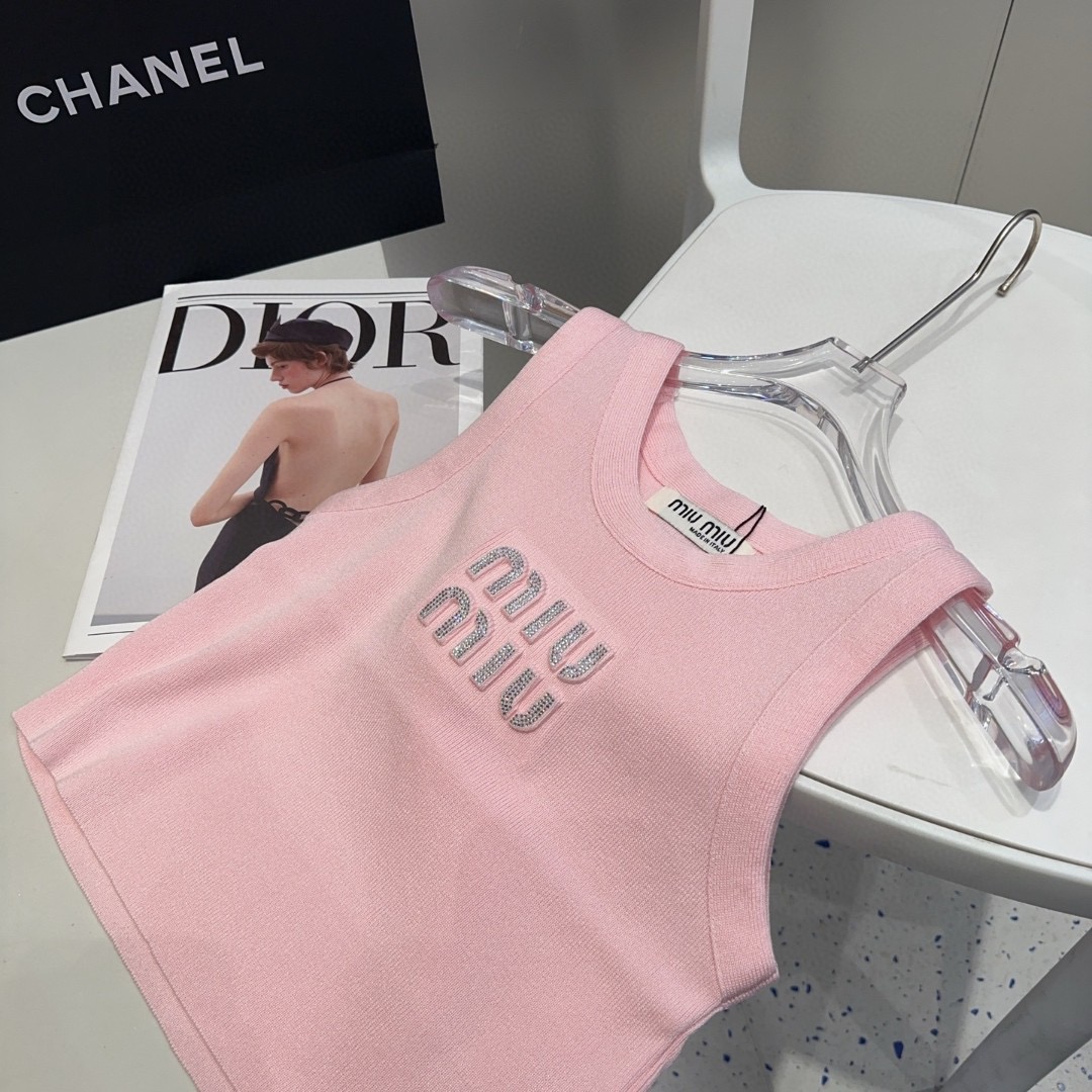 miumiu背心，搭外套单穿超🔥爆均码