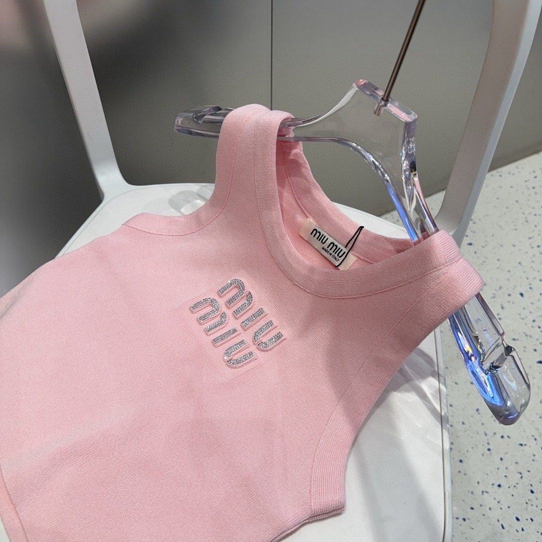 miumiu背心，搭外套单穿超🔥爆均码