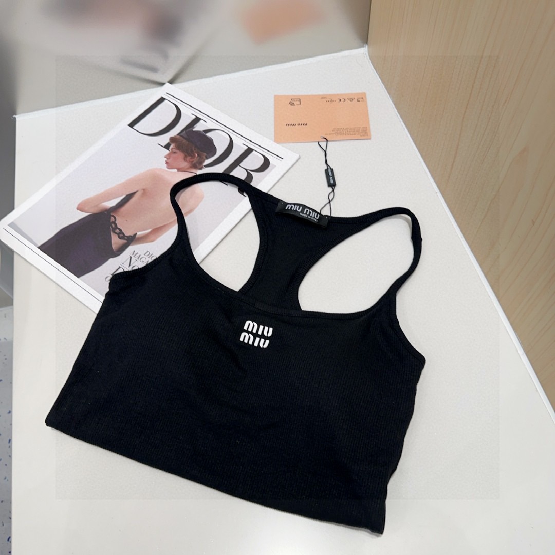 miumiu背心，搭外套单穿超🔥爆均码