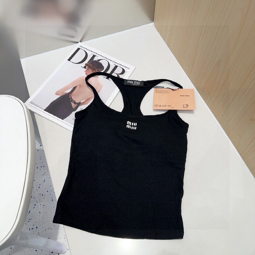 miumiu背心，搭外套单穿超🔥爆均码