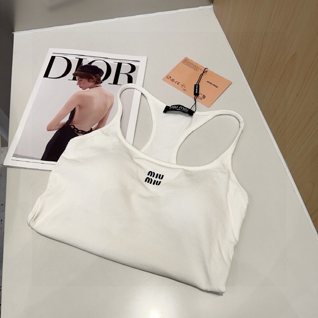 miumiu背心，搭外套单穿超🔥爆均码