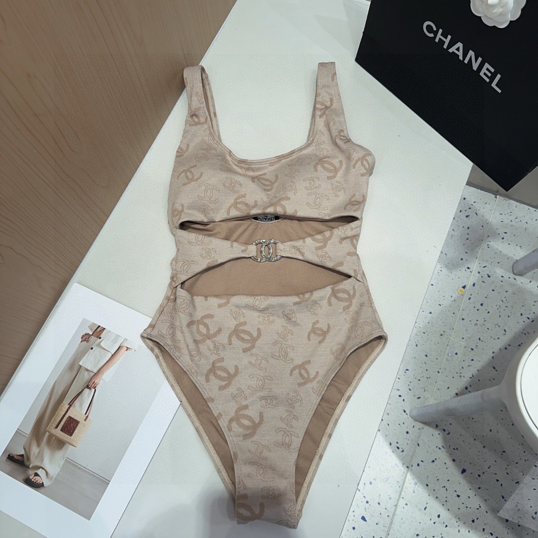 香奈儿泳衣，时尚达人必备。超级显身材！SML