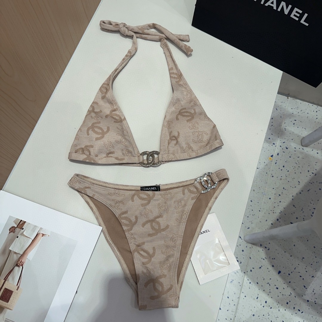 香奈儿泳衣，时尚达人必备。超级显身材！SML