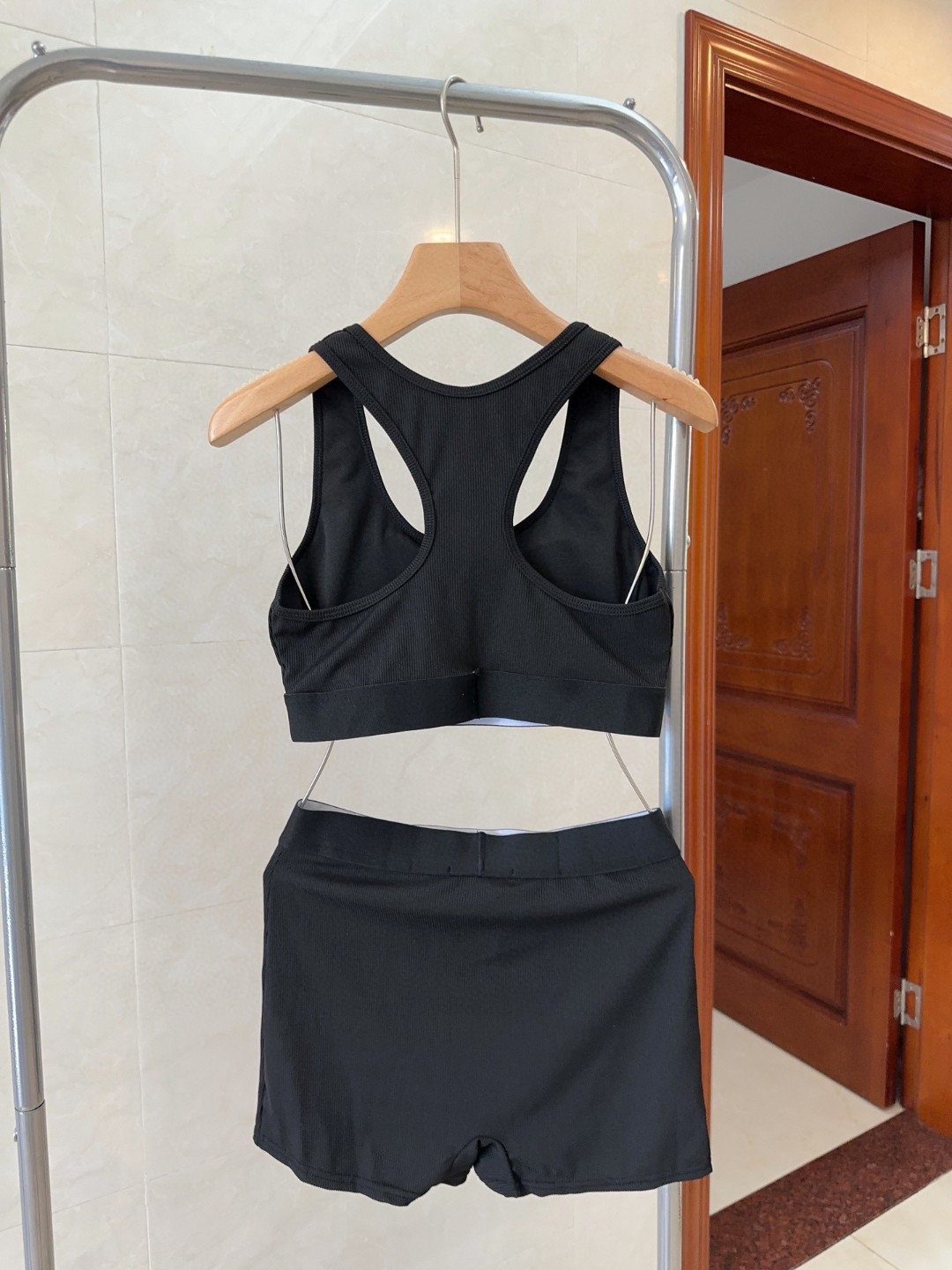 巴黎世家泳衣，时尚潮人必备！实物超级好看！海边度假拍照超级好！SML