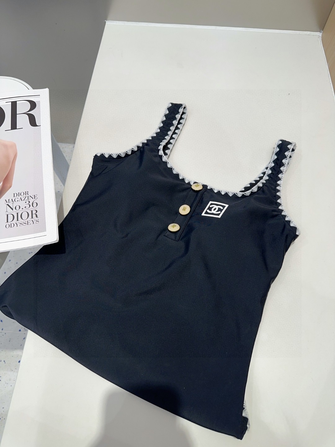 香奈儿泳衣，实物实在太美了！拍不出来它的美😍谁穿谁美！很值得入手✋ SML