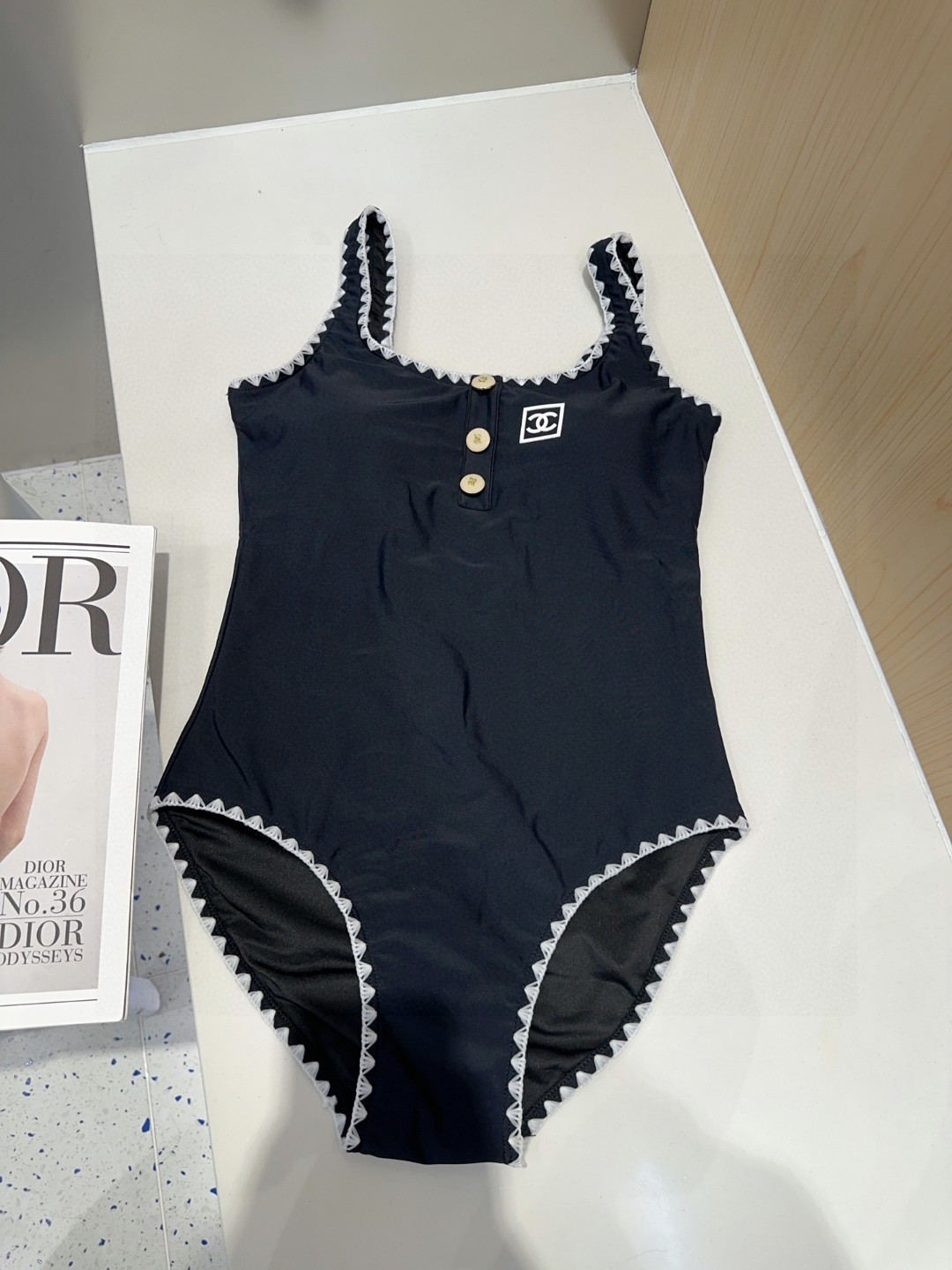 香奈儿泳衣，实物实在太美了！拍不出来它的美😍谁穿谁美！很值得入手✋ SML