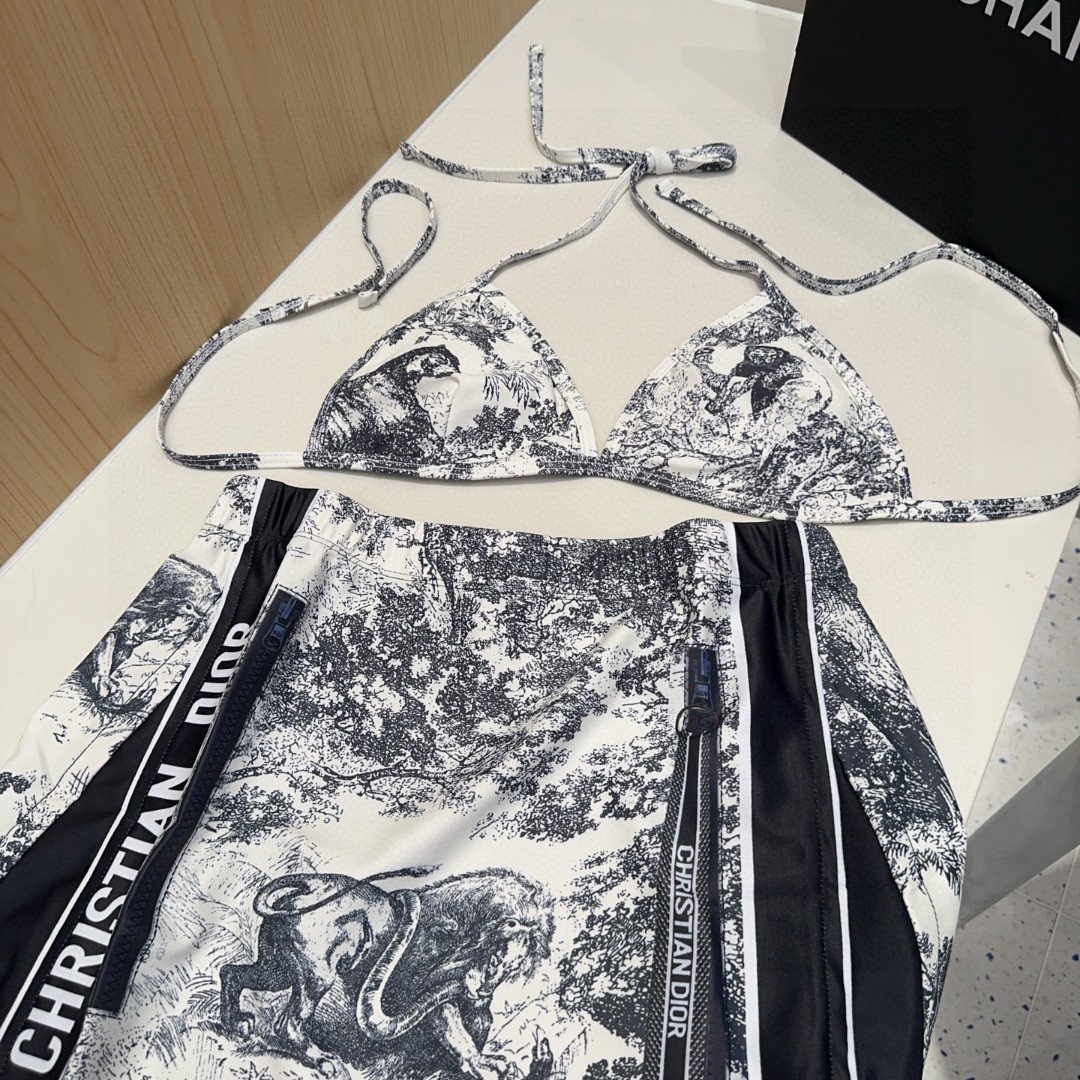 迪奥泳衣三件套，实物实在太美了！拍不出来它的美😍谁穿谁美！很值得入手✋ SML
