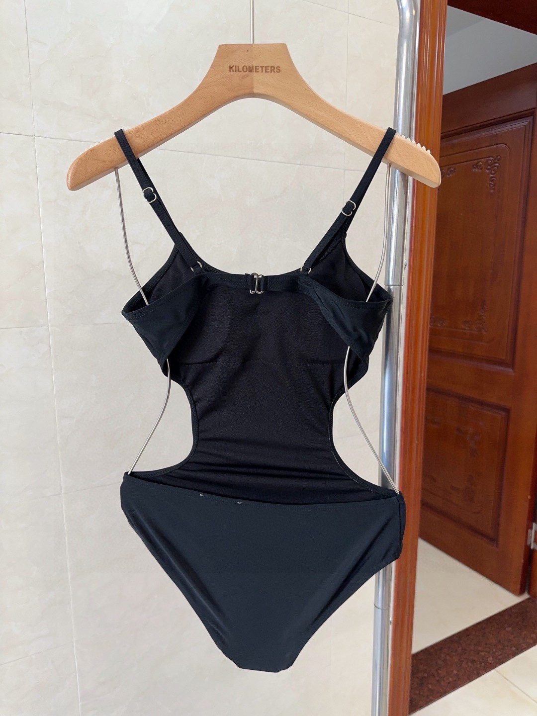 miumiu泳衣，时尚潮人必备！实物超级好看！海边度假拍照超级好！SML