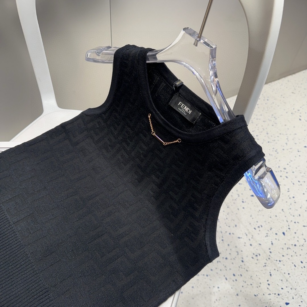 芬迪背心，搭外套单穿超🔥爆均码