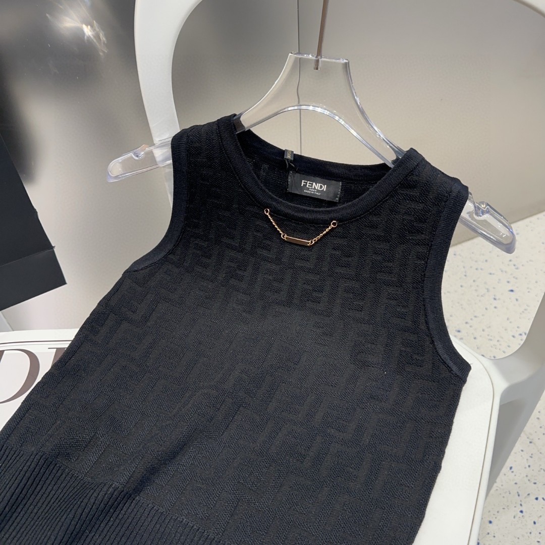 芬迪背心，搭外套单穿超🔥爆均码