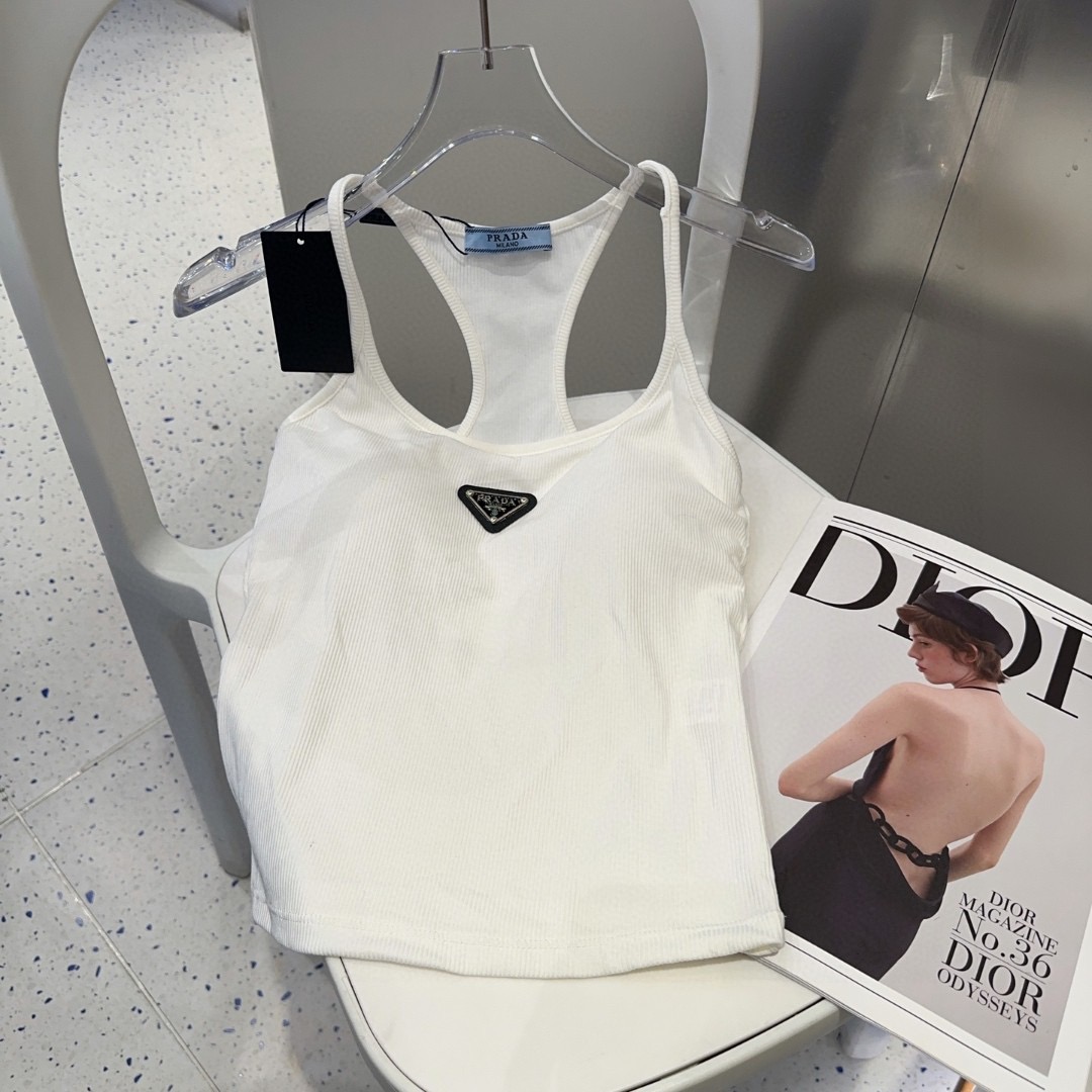 普拉达上衣背心基础简约 经典百搭 时髦高级均码