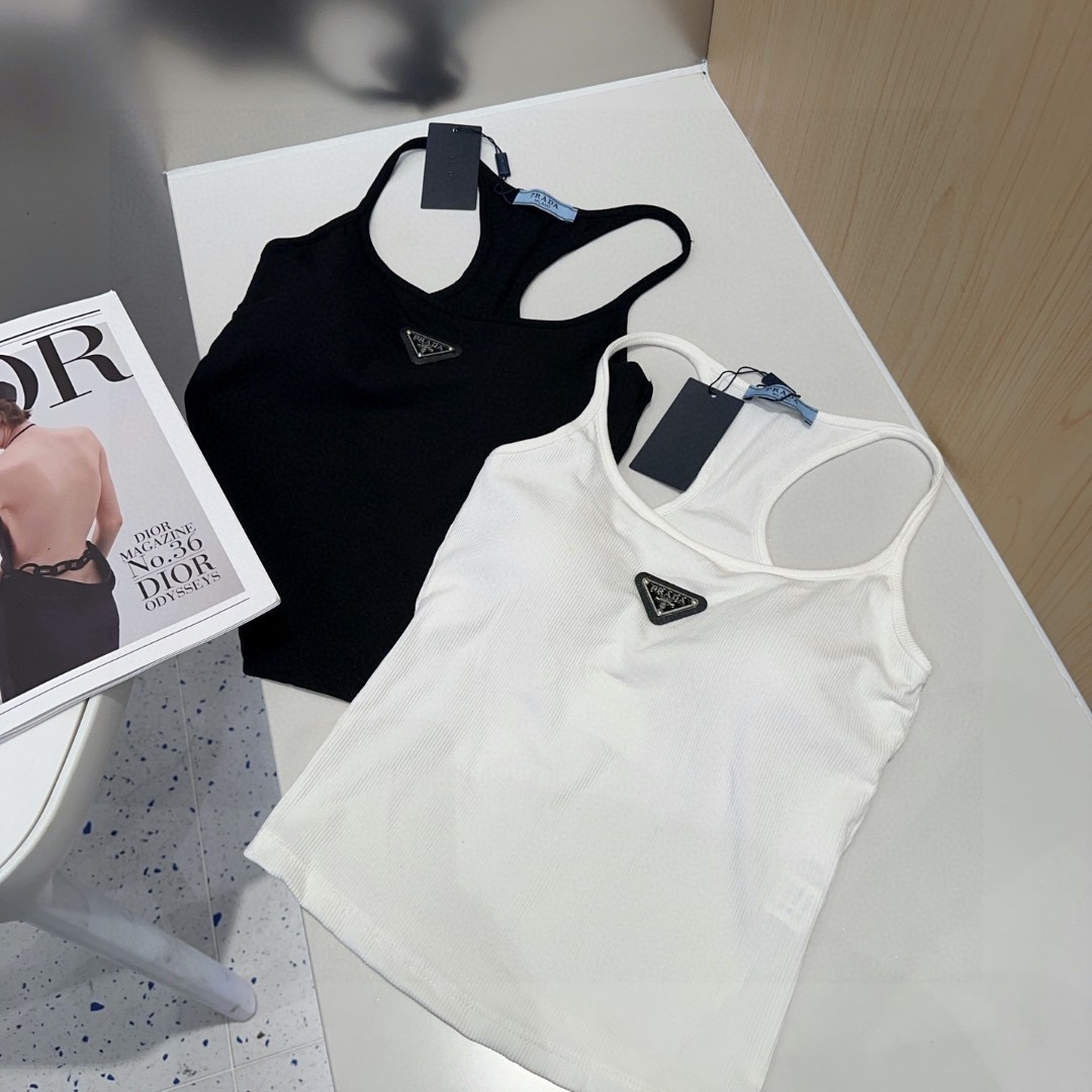 普拉达上衣背心基础简约 经典百搭 时髦高级均码