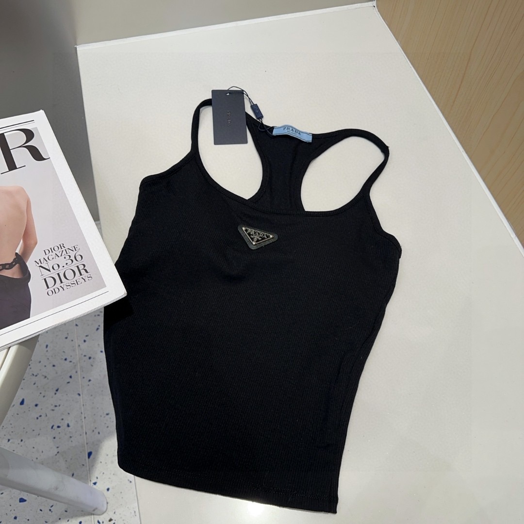 普拉达上衣背心基础简约 经典百搭 时髦高级均码