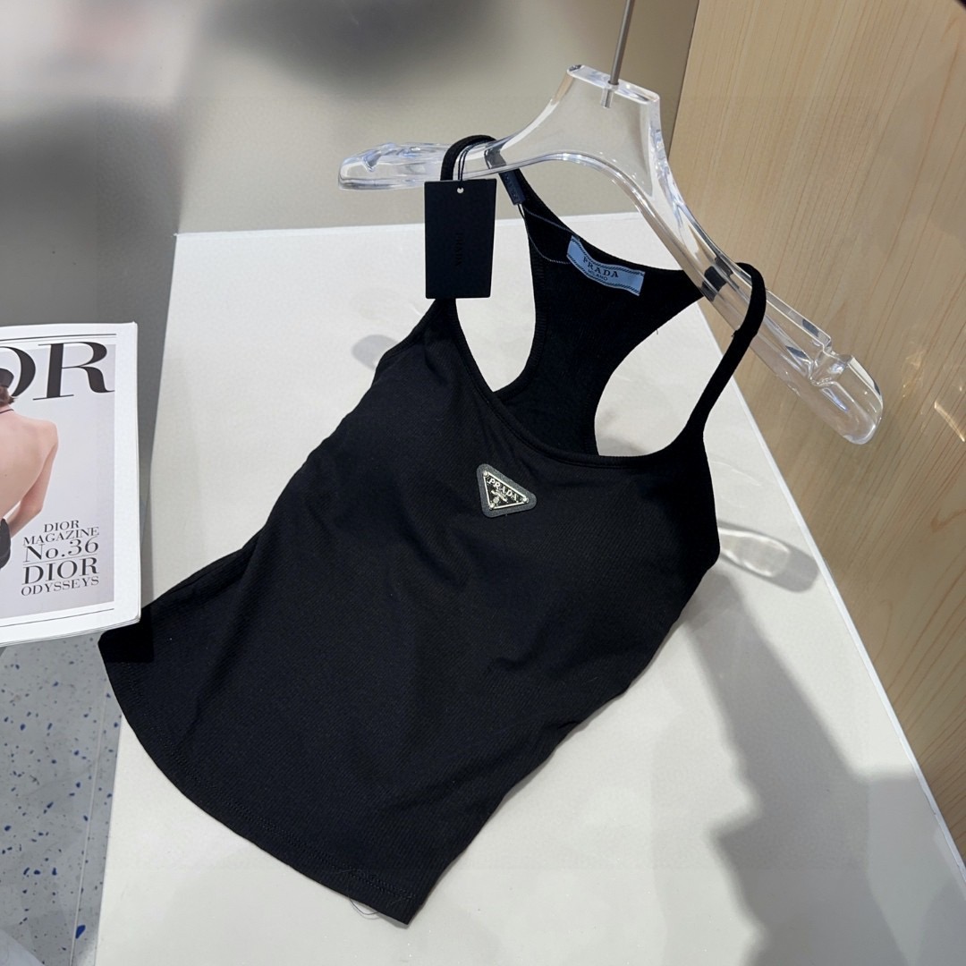 普拉达上衣背心基础简约 经典百搭 时髦高级均码