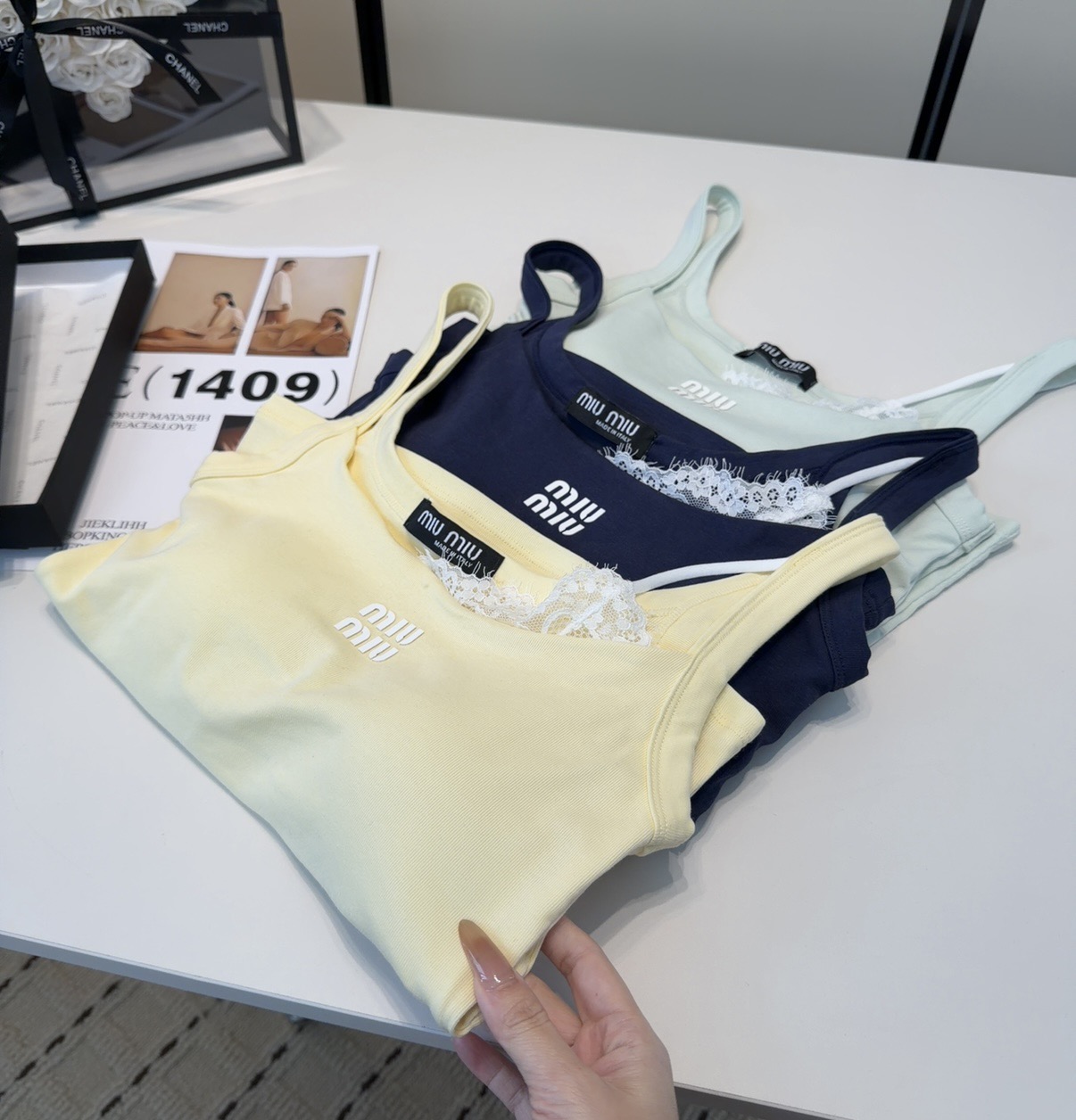 Miumiu背心，搭外套单穿超🔥爆均码