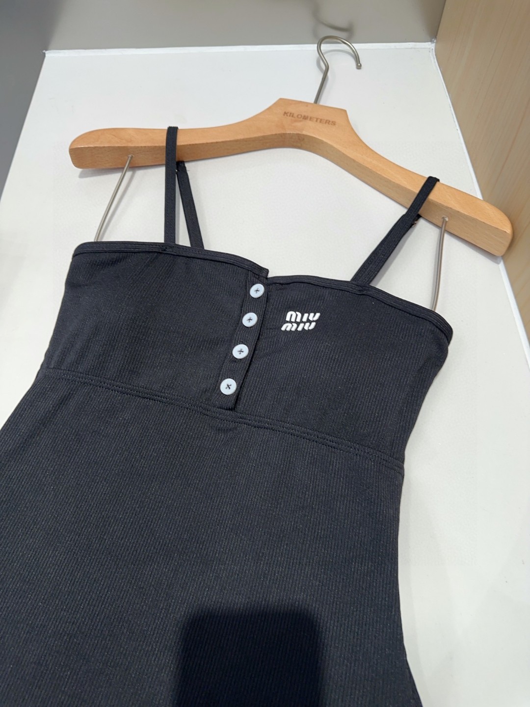 miumiu泳衣，实物实在太美了！拍不出来它的美😍谁穿谁美！很值得入手✋ SML