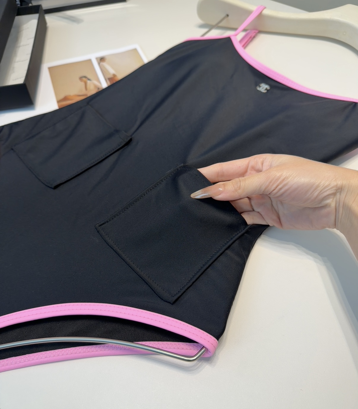 香奈儿泳衣，时尚潮人必备！实物超级好看！海边度假拍照超级好！SML