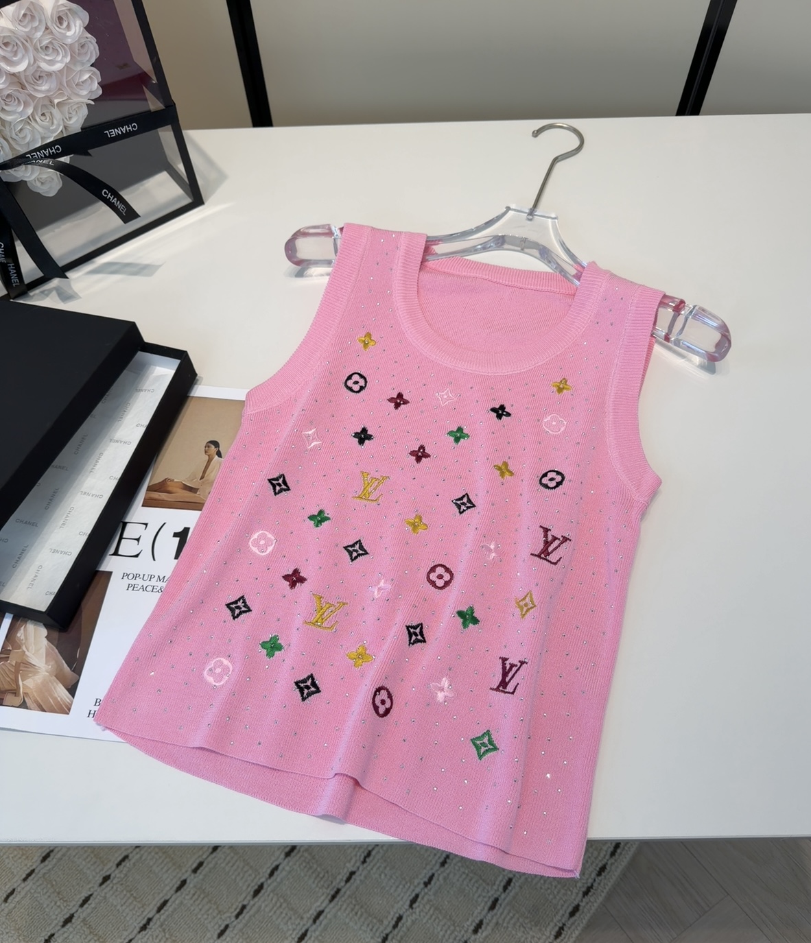 NO:754398,Lv vest, worn alone with a jacket, one-size-fits-all swimsuits, swim trunks, bikinis, swimsuits, swimming trunks, bikinis, louis vuitton, jackets & coats, swimsuits, bikinis19860909Lv背心,搭外套单穿超爆 均码泳衣泳裤比基尼,泳衣，泳裤，比基尼,louis vuitton,jackets & coats,swimsuits,bikinis,accessory