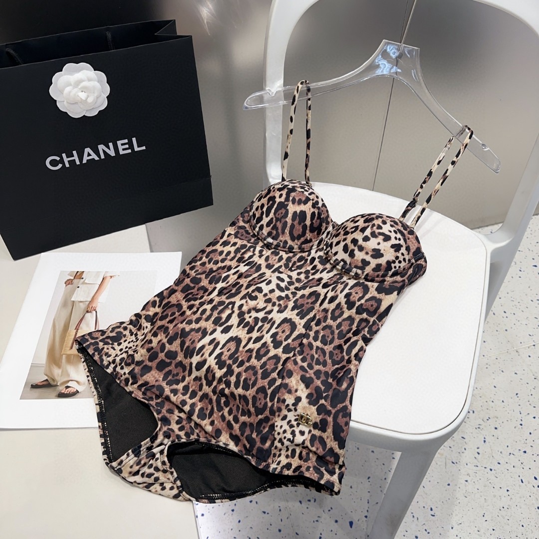 NO:754372,DG swimsuit, the real thing is so beautiful!  If you can’t take a picture of its beauty, whoever wears it will look better!  It is worth buying SML swimsuits, swim trunks, bikinis, swimsuits, swimming trunks, bikinis, swimsuits, bikinis19860909DG泳衣,实物实在太美了！拍不出来它的美谁穿谁美！很值得入手 SML泳衣泳裤比基尼,泳衣，泳裤，比基尼,swimsuits,bikinis,accessory