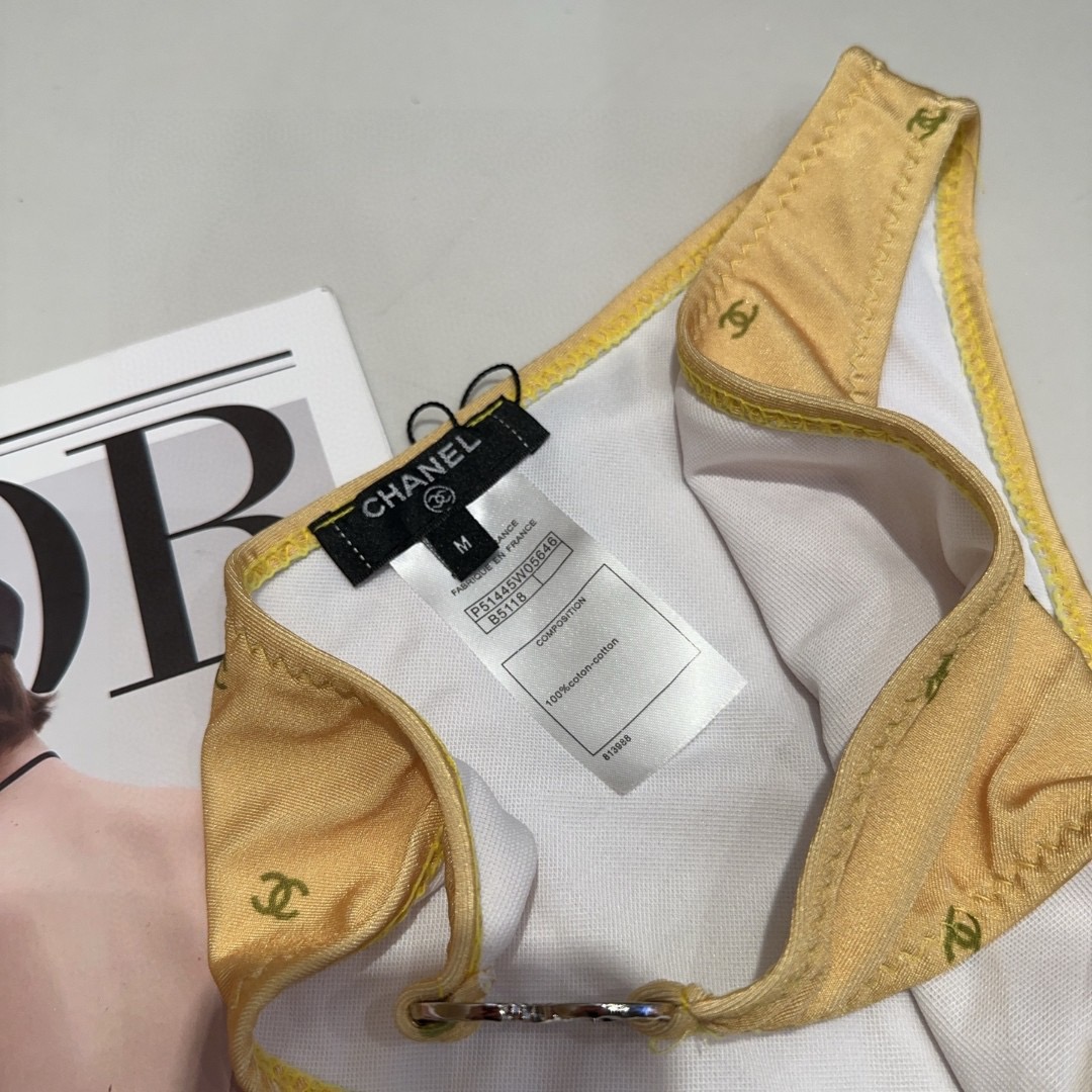 香奈儿泳衣，时尚潮人必备！实物超级好看！海边度假拍照超级好！SML