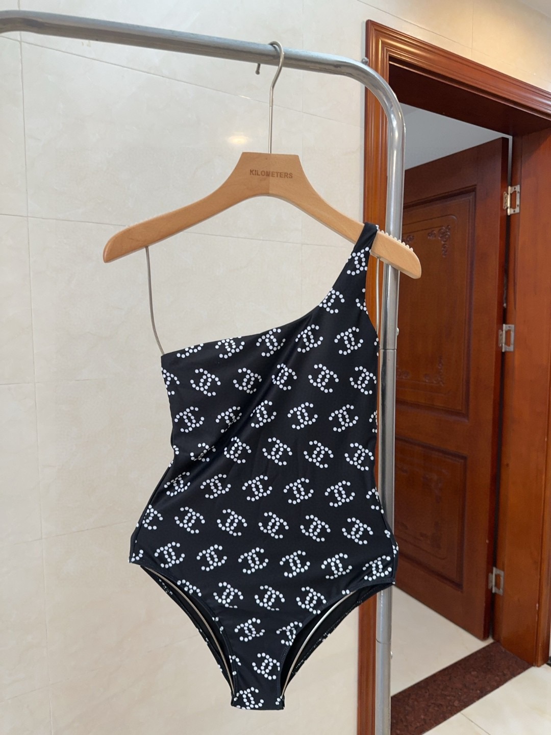 香奈儿泳衣，实物实在太美了！拍不出来它的美😍谁穿谁美！很值得入手✋ SML