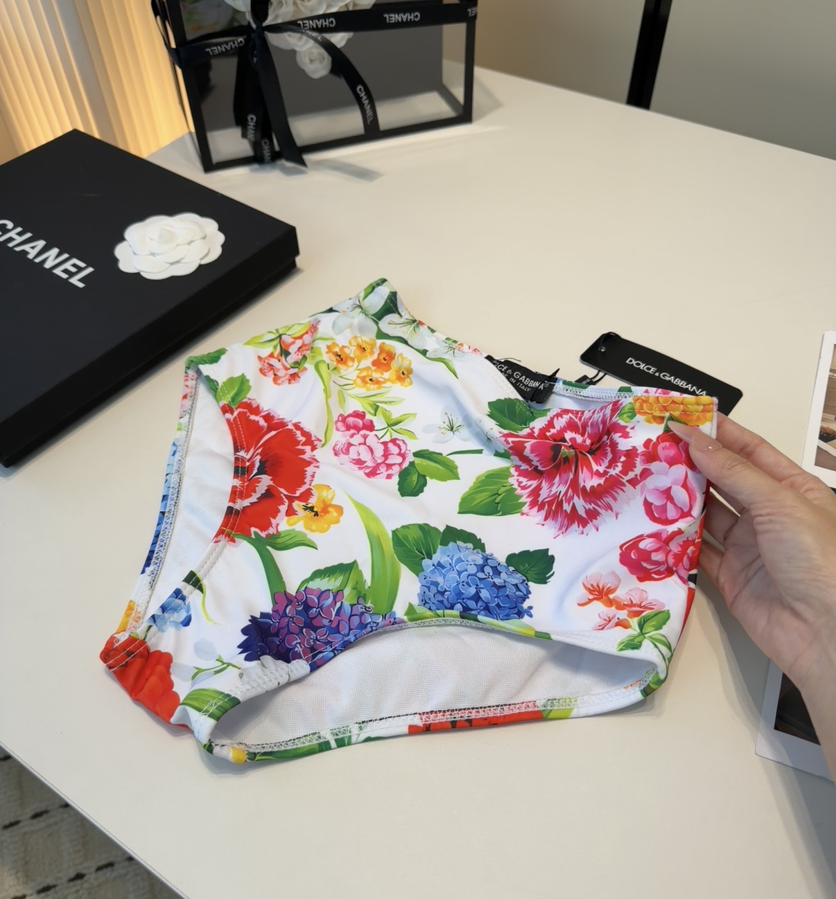 Dg泳衣，时尚潮人必备！实物超级好看！海边度假拍照超级好！SML