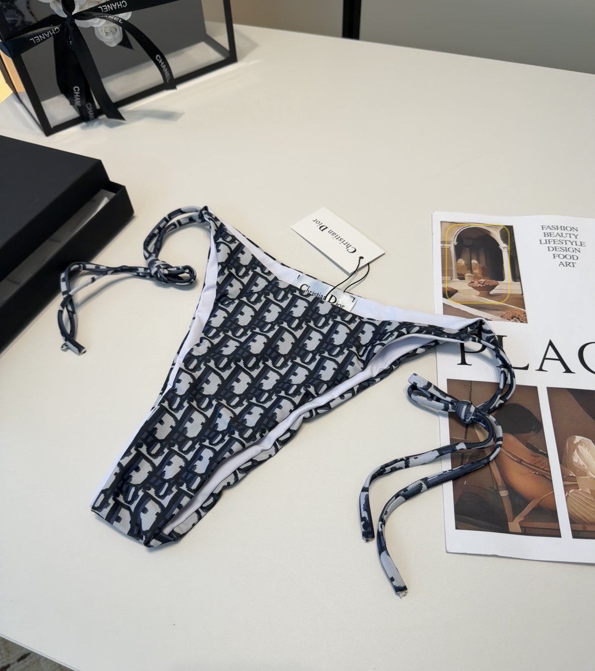 迪奥泳衣，时尚潮人必备！实物超级好看！海边度假拍照超级好！SML