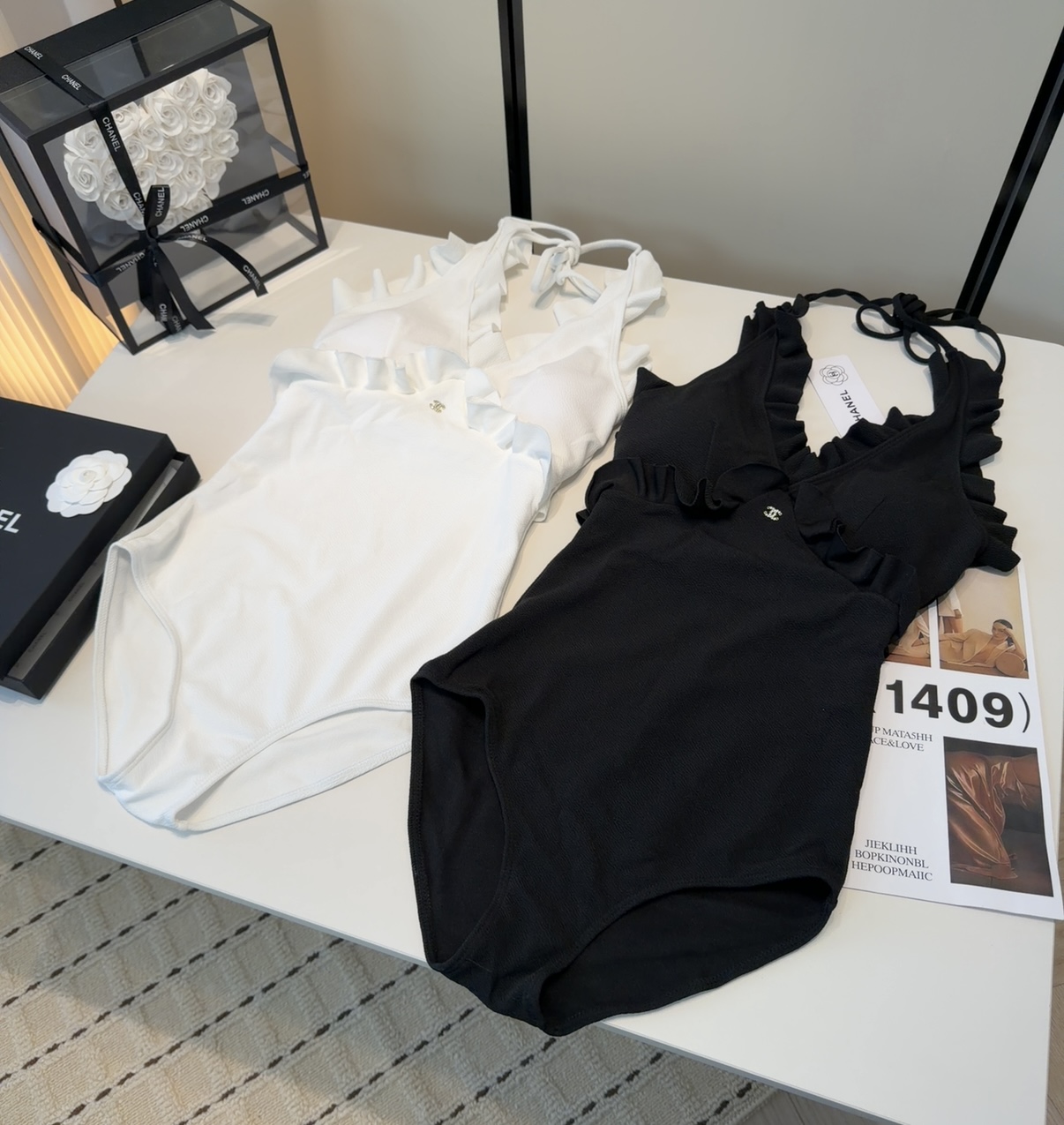 NO:754352,Chanel swimsuit, a must-have for fashionistas!  The real thing is super nice!  It’s great to take photos on vacation at the beach!  SML swimsuit, swim trunks, bikini, swimsuit, swimming trunks, bikini, chanel, swimsuits, bikinis19860909香奈儿泳衣,时尚潮人必备！实物超级好看！海边度假拍照超级好！SML泳衣泳裤比基尼,泳衣，泳裤，比基尼,chanel,swimsuits,bikinis,accessory