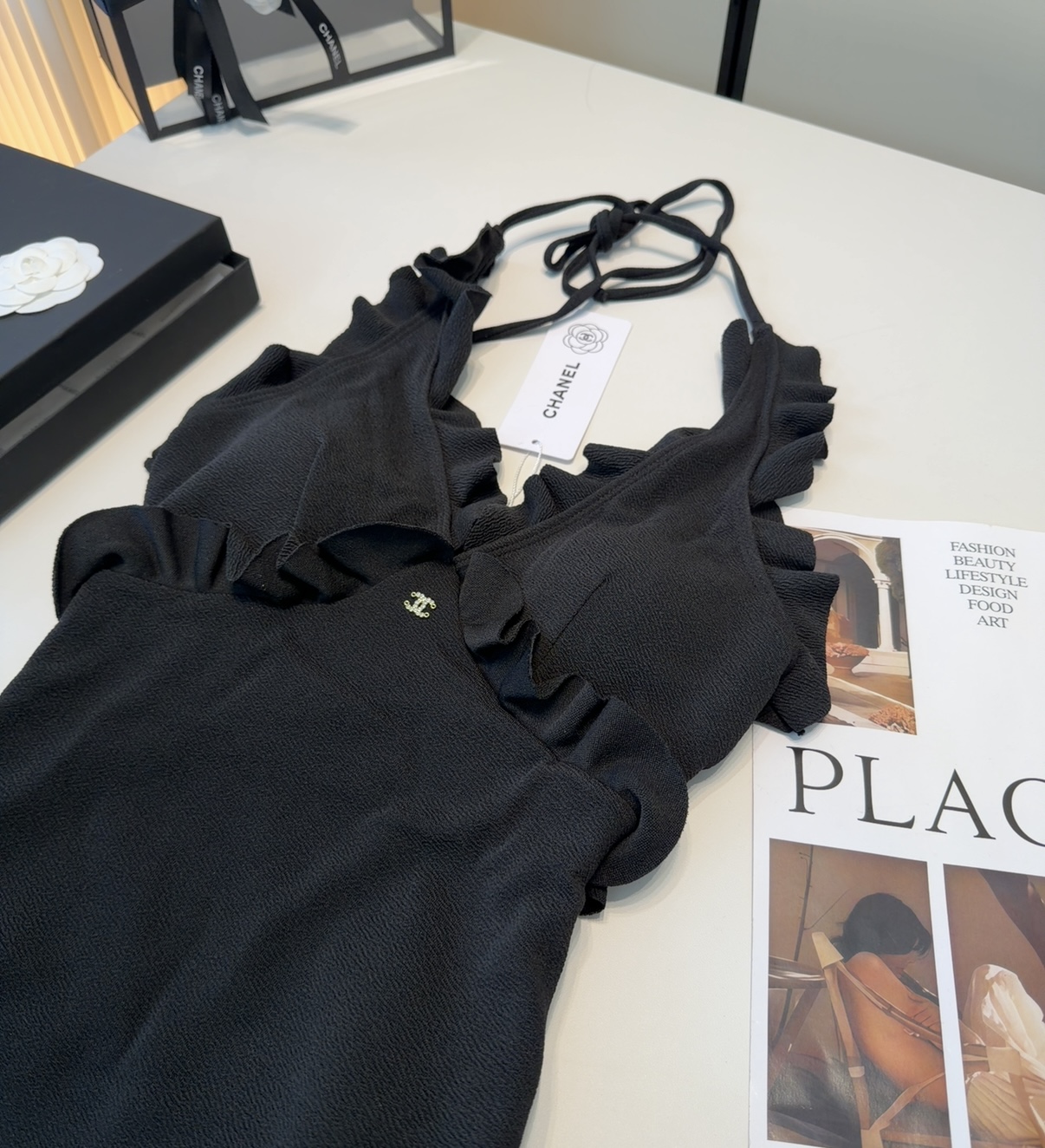 香奈儿泳衣，时尚潮人必备！实物超级好看！海边度假拍照超级好！SML